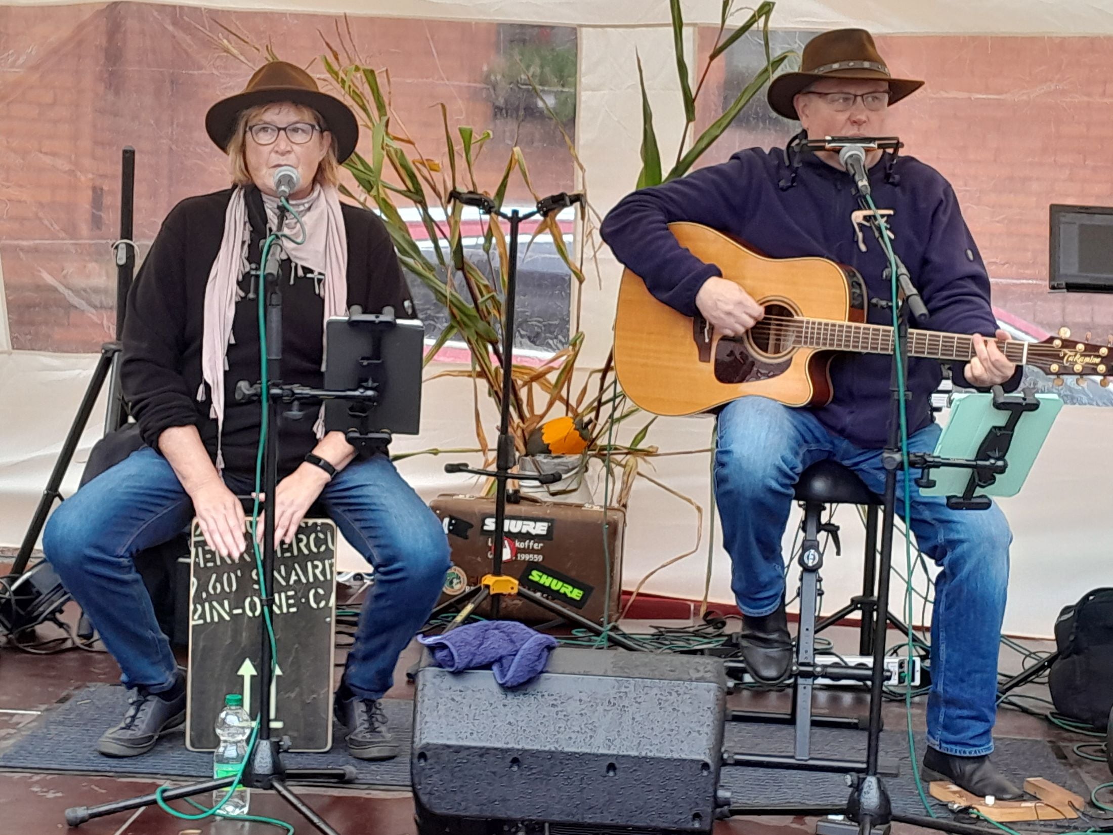 Musikalisch umrahmt wird der Herbstmarkt von der Live-Band "Old Green Clover".