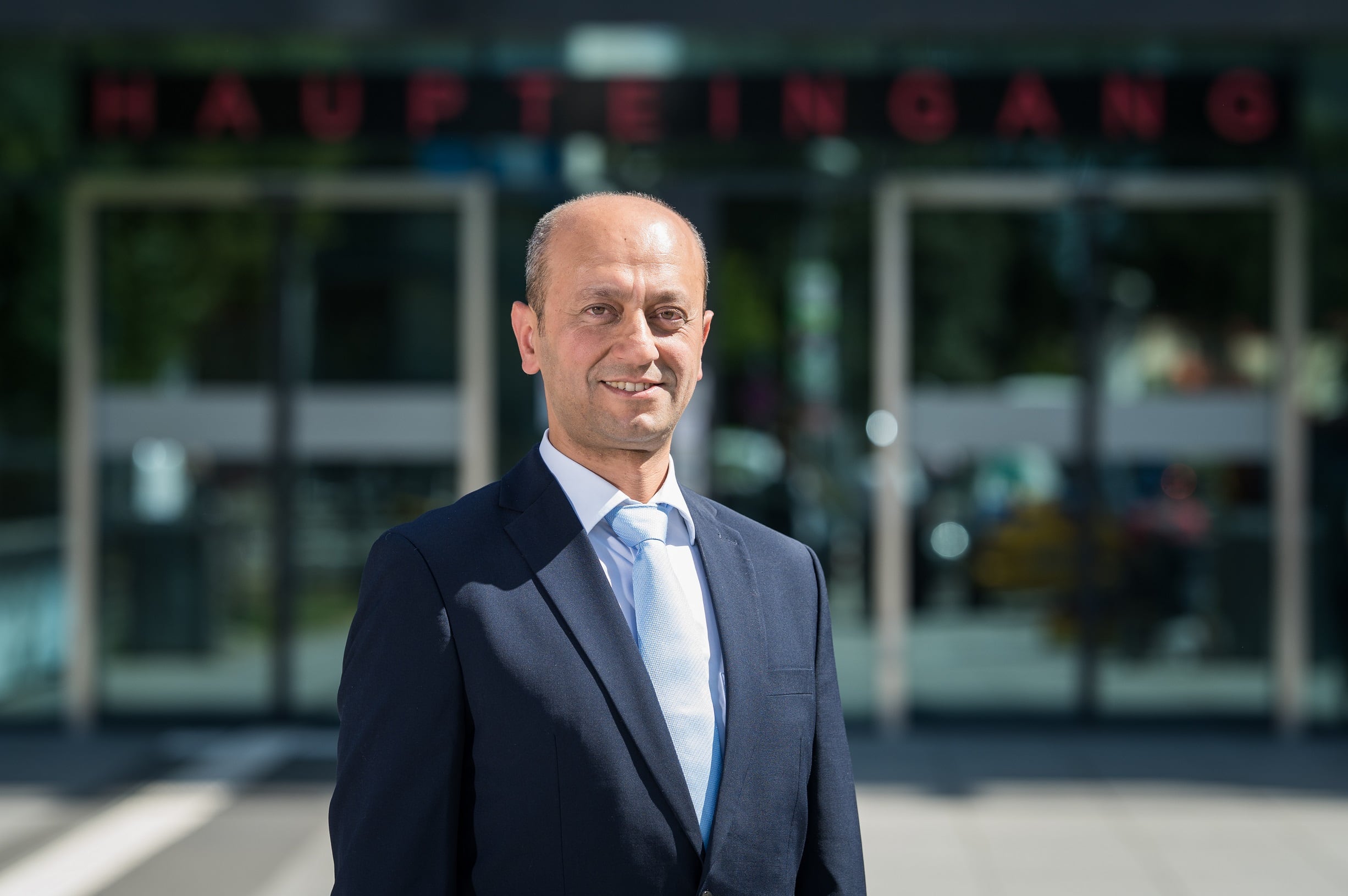 Prof. Dr.-Ing. John Nassour ist neuer Lehrstuhlinhaber der Professur für Intelligente Systeme in der Medizin an der Universitätsmedizin Rostock.